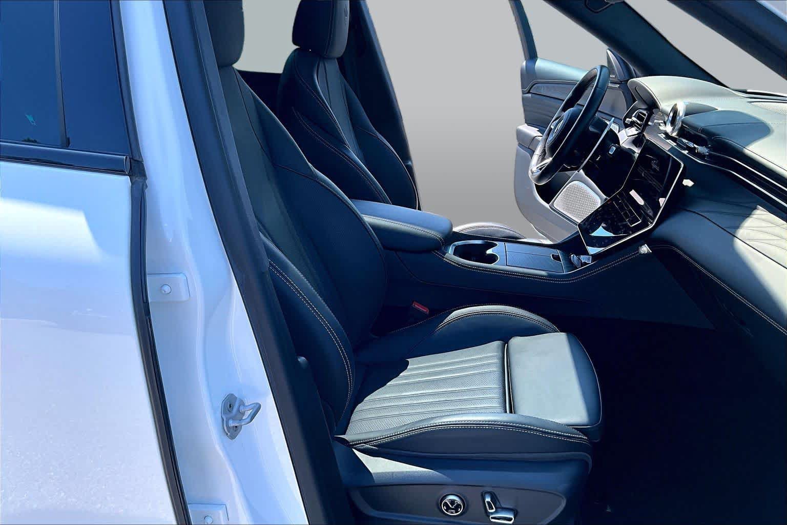 Used 2023 Maserati Grecale Modena AWD/4WD image 8