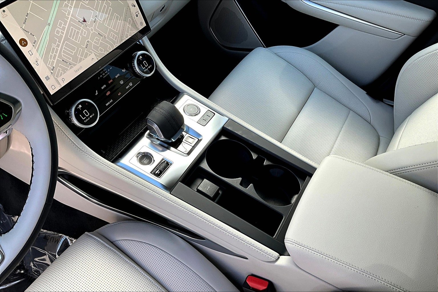 New 2026 Jaguar F-PACE R-Dynamic S image 8