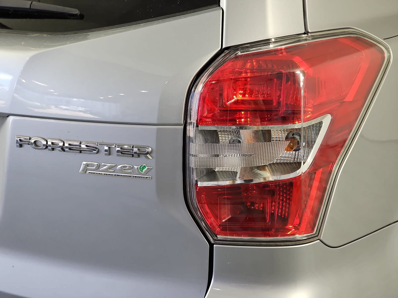 Used 2016 Subaru Forester 2.5i Limited AWD/4WD image 32