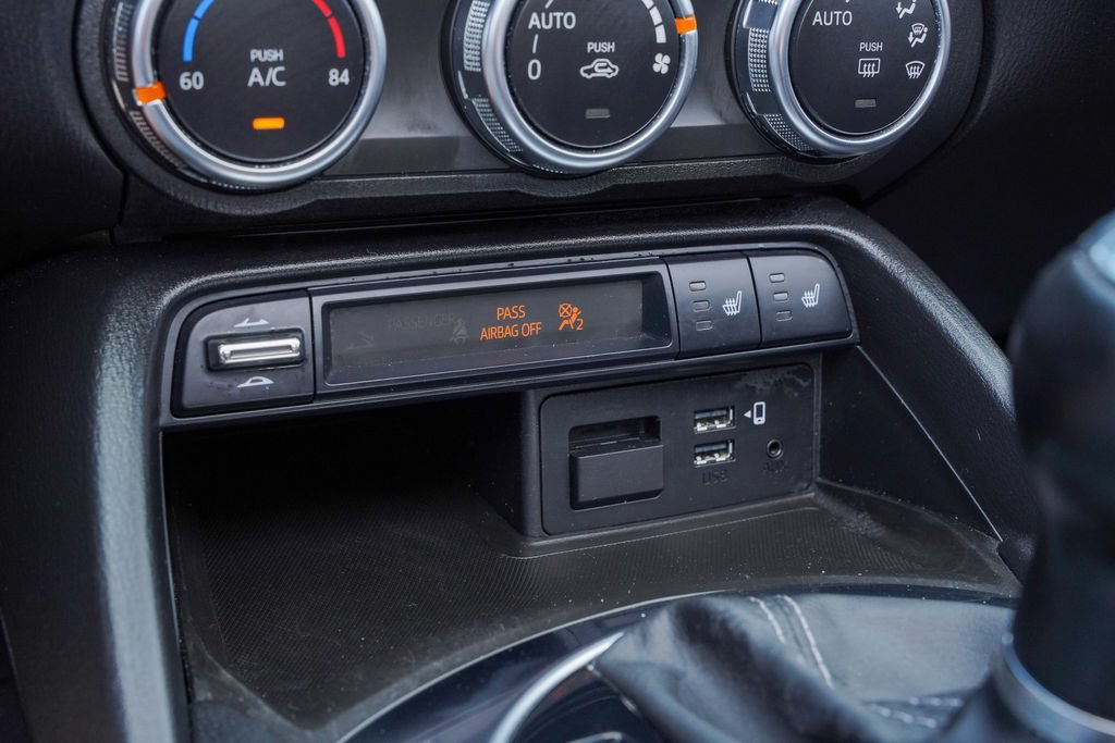 Used 2021 MAZDA MX-5 Miata RF Grand Touring RWD image 19