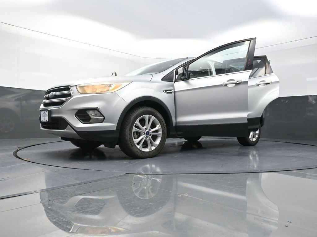 Used 2017 Ford Escape SE image 33