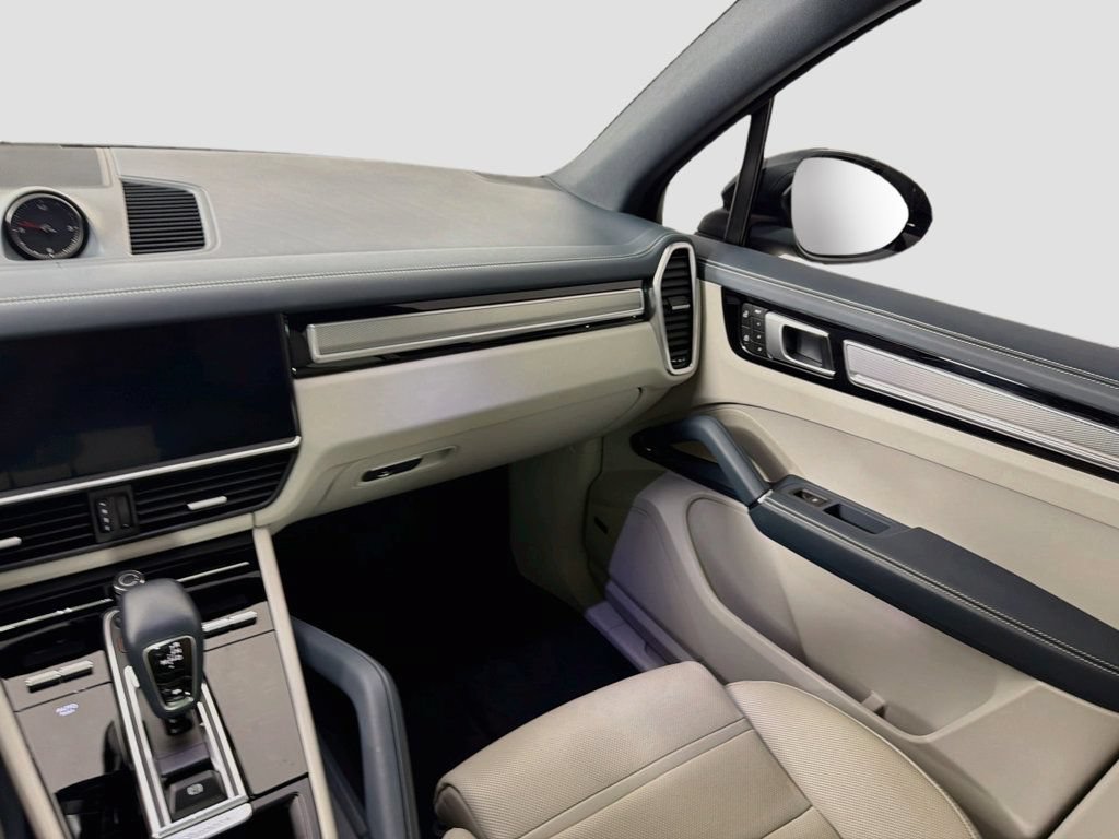 Certified 2023 Porsche Cayenne AWD/4WD image 26