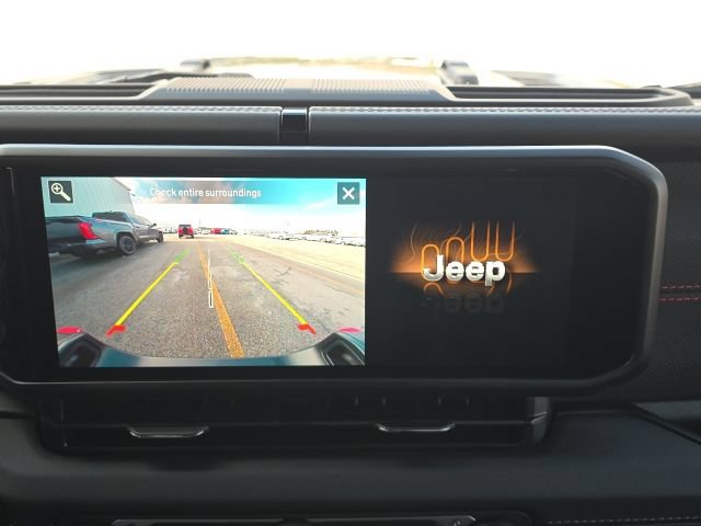 Used 2025 Jeep Gladiator Rubicon AWD/4WD image 32