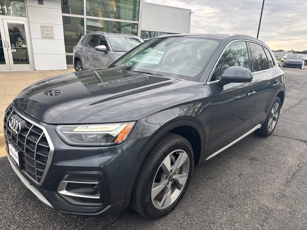Used 2023 Audi Q5 2.0T Premium Plus w/ Premium Plus Package AWD/4WD image 2
