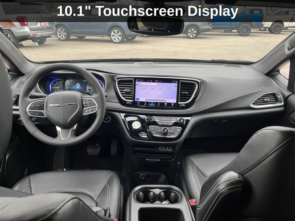 Used 2025 Chrysler Pacifica Select FWD image 18
