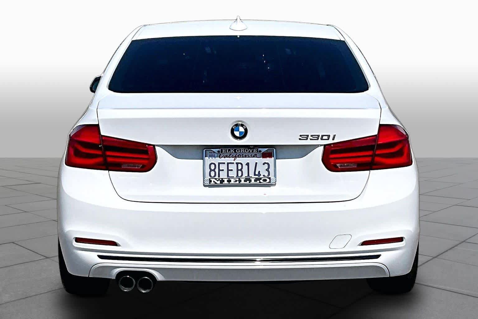 Used 2018 BMW 330i Sedan w/ Convenience Package RWD image 4