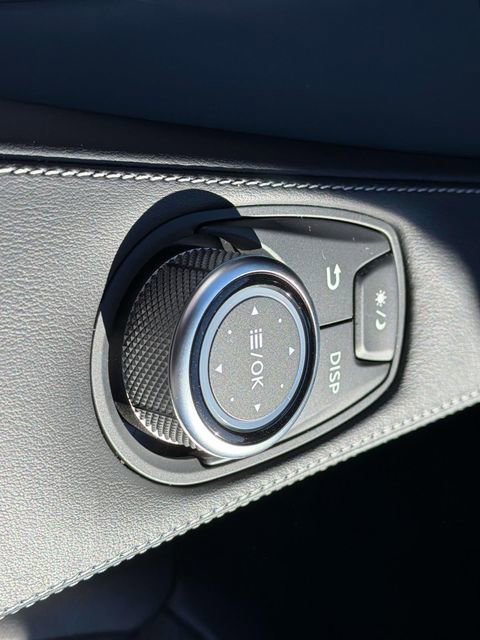 Certified 2025 INFINITI QX55 Luxe w/ Cargo Package AWD/4WD image 17