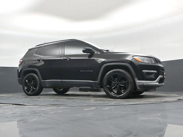 Used 2018 Jeep Compass Latitude FWD image 38