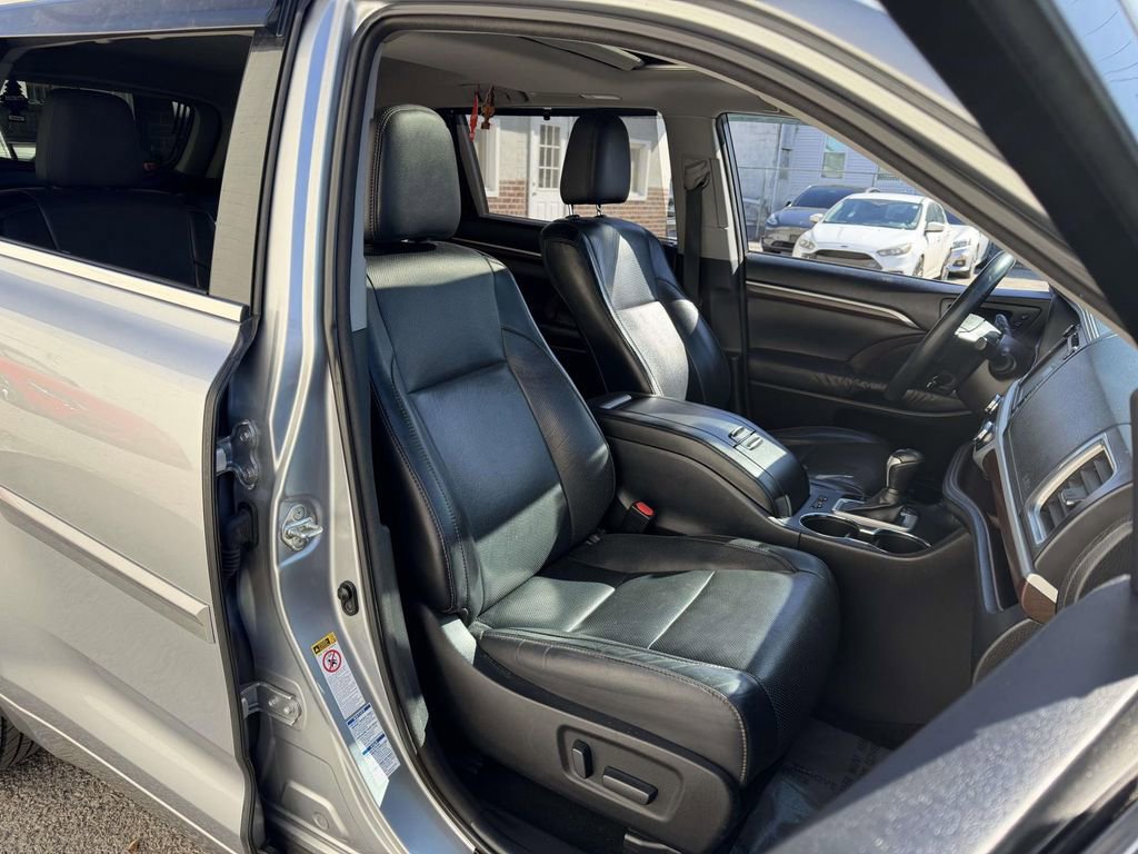Used 2016 Toyota Highlander Limited w/ Protection Package #3 image 11