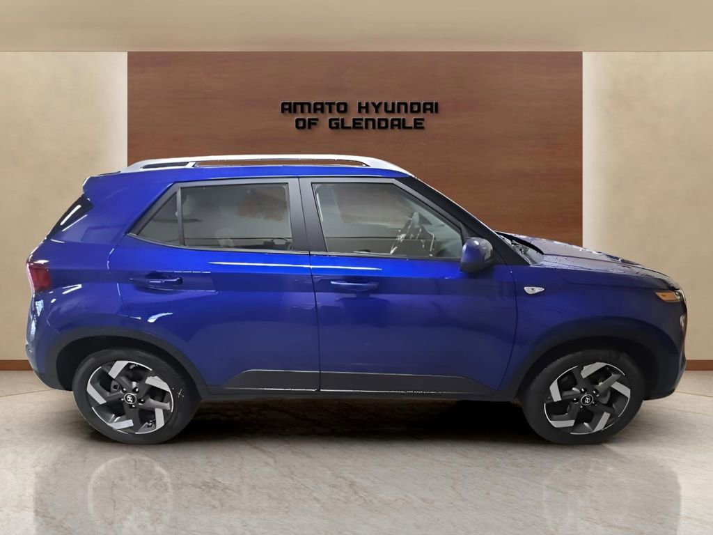 Used 2026 Hyundai Venue SEL FWD image 7