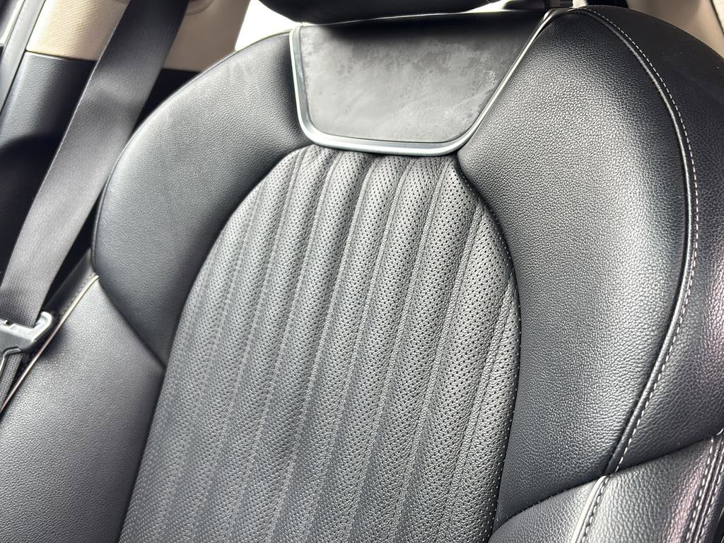 Used 2022 Genesis G70 3.3T image 45