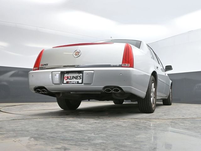 Used 2010 Cadillac DTS Luxury FWD image 45