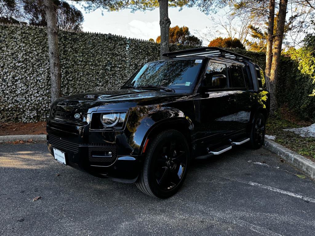 Used 2024 Land Rover Defender 130 X-Dynamic SE image 1