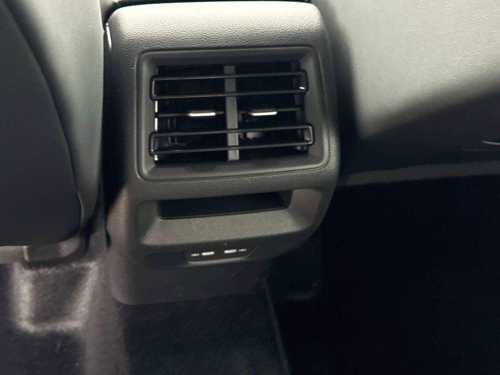 New 2026 Volkswagen Tiguan SE R-Line image 17