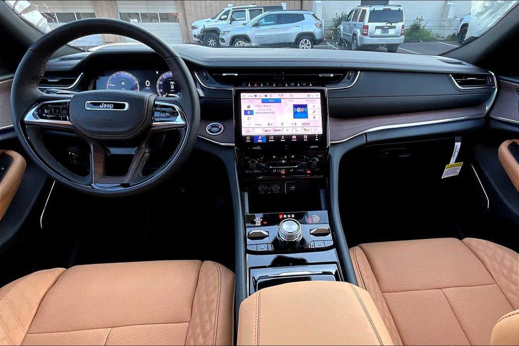 New 2025 Jeep Grand Cherokee Summit w/ Obsidian Package image 5