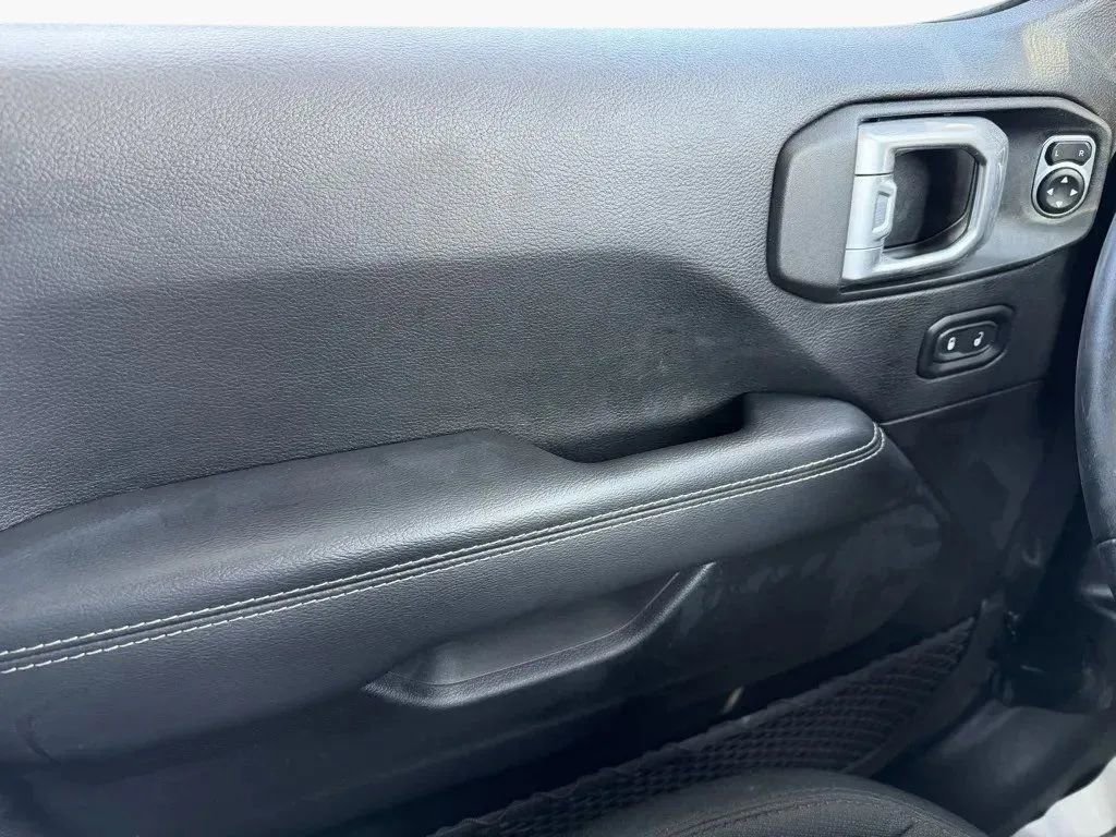 Used 2021 Jeep Gladiator Overland w/ Uconnect 4C Nav & Sound Group AWD/4WD image 12