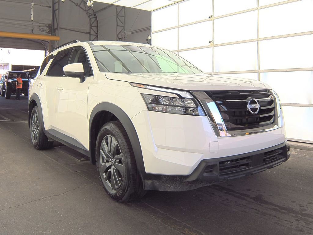 Used 2024 Nissan Pathfinder SV