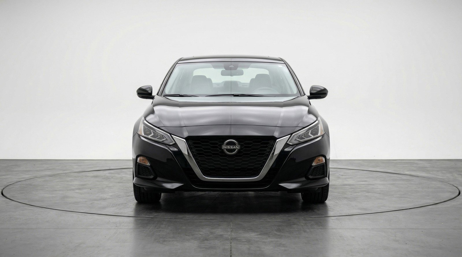 Used 2025 Nissan Altima 2.5 SV image 2