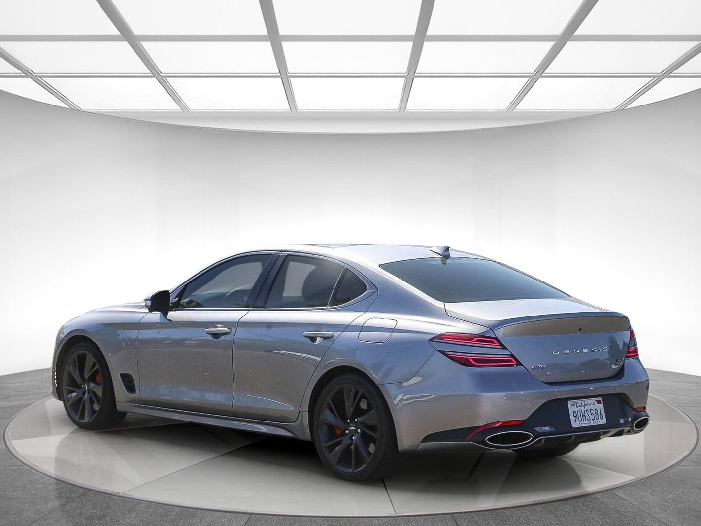 Used 2023 Genesis G70 3.3T w/ Sport Prestige Package image 2