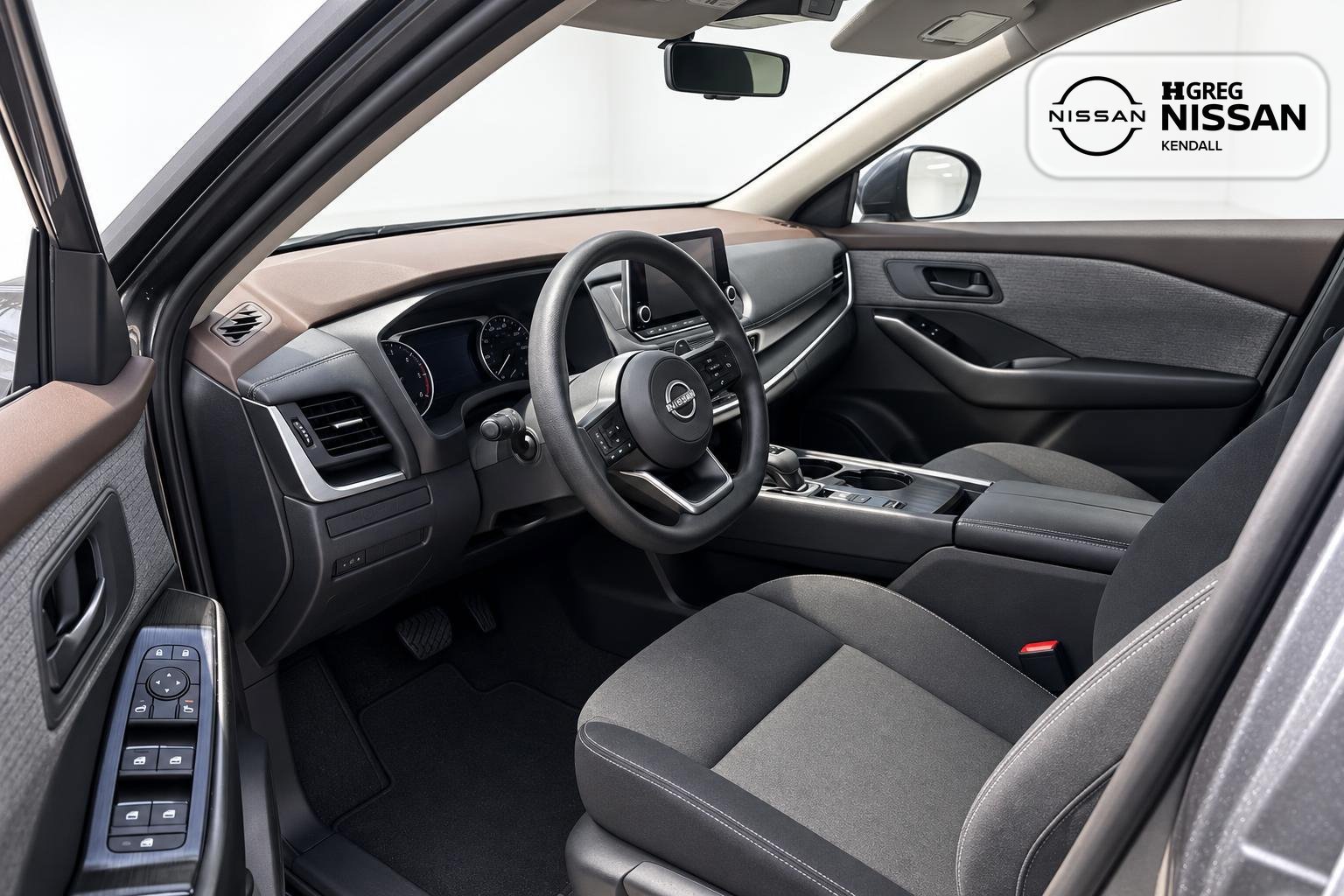 Used 2023 Nissan Rogue S FWD image 5