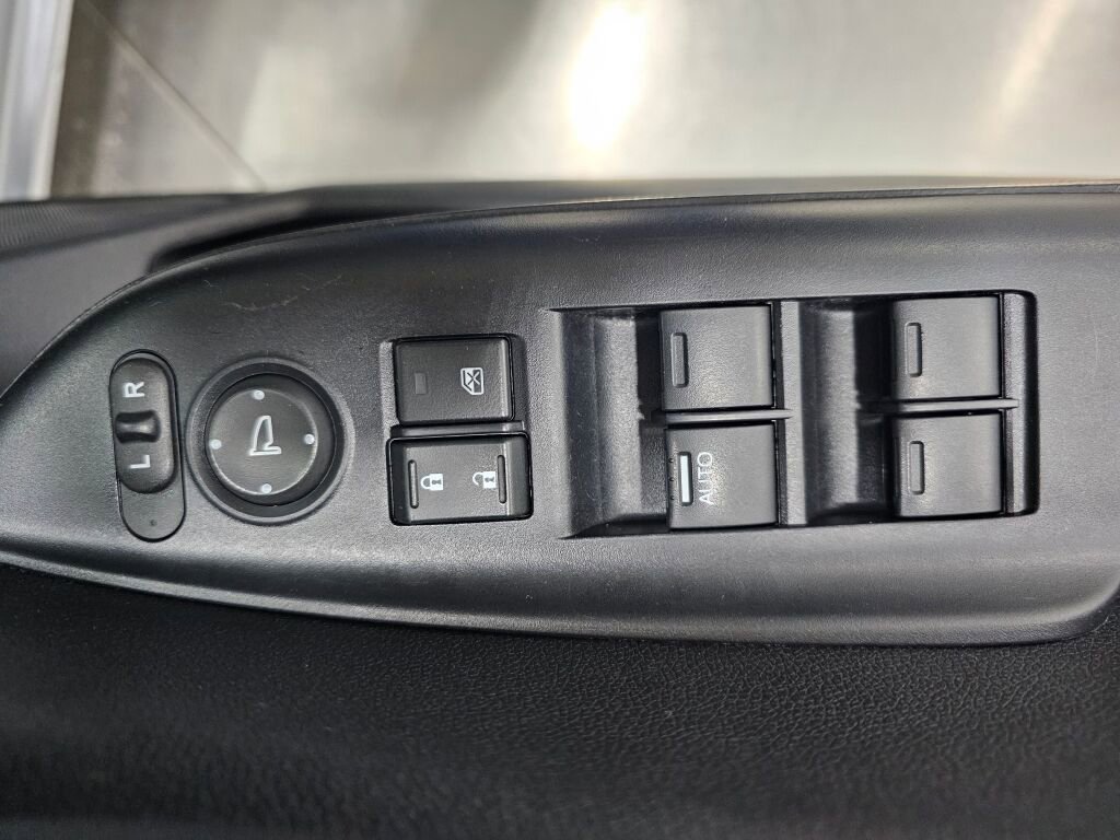 Used 2020 Honda Fit LX image 25