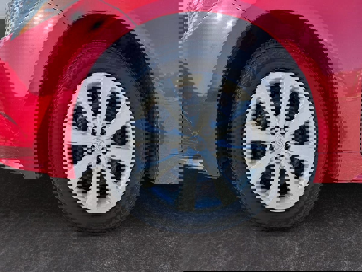 Used 2021 Toyota Corolla LE image 10