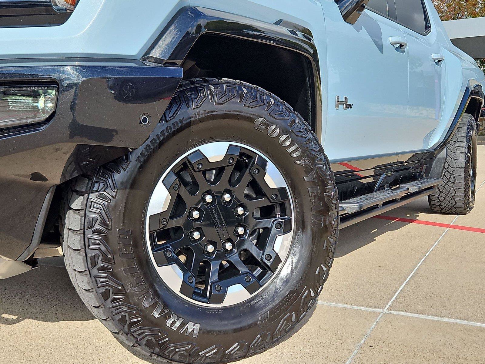 Used 2024 GMC Hummer EV 2X w/ Extreme Off-Road Package AWD/4WD image 8