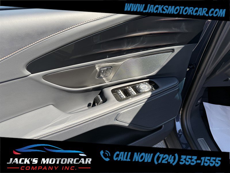 Used 2024 Lincoln Nautilus Reserve w/ Jet Appearance Package (87T) image 25