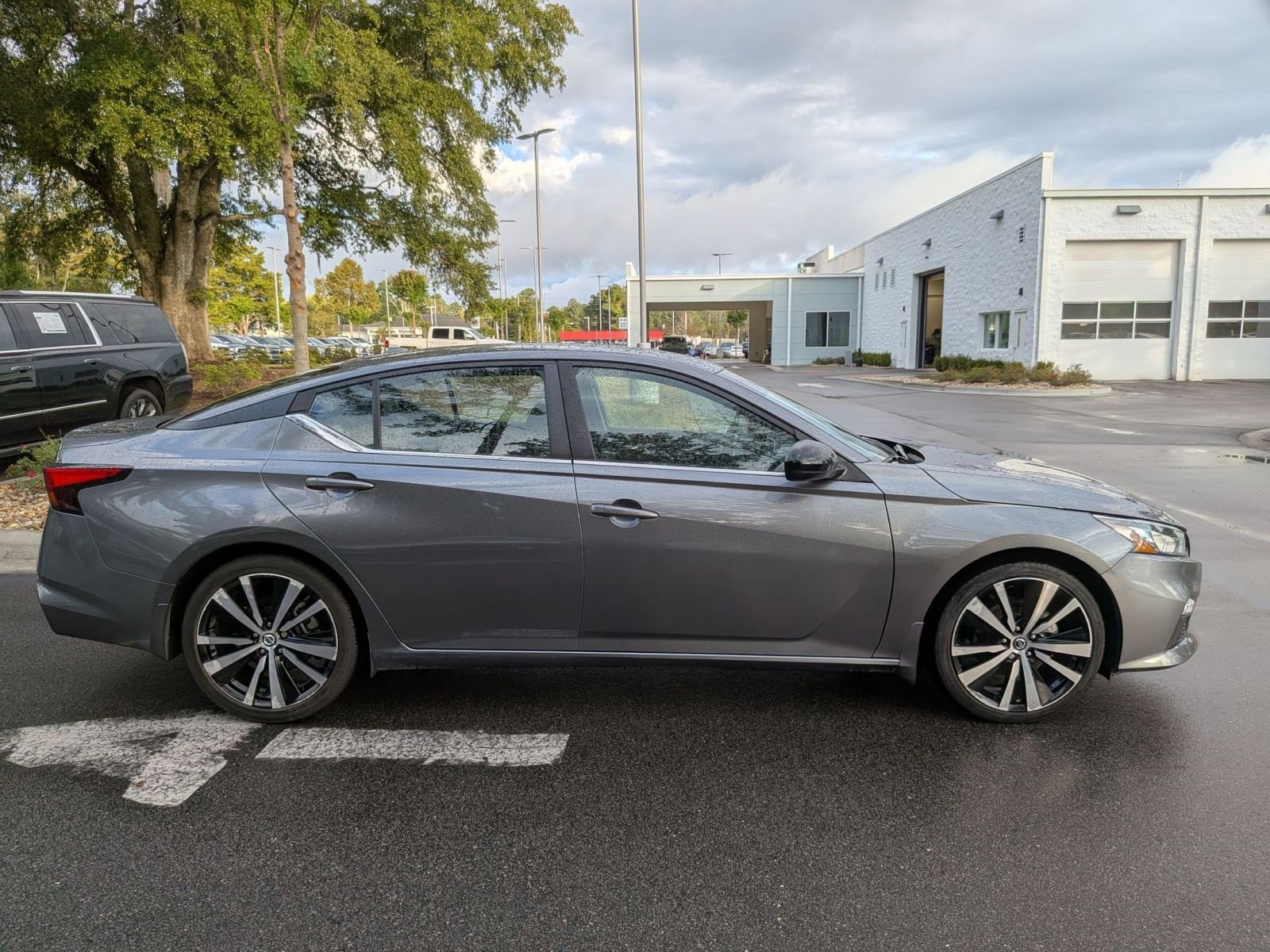 Used 2022 Nissan Altima 2.5 SR image 2