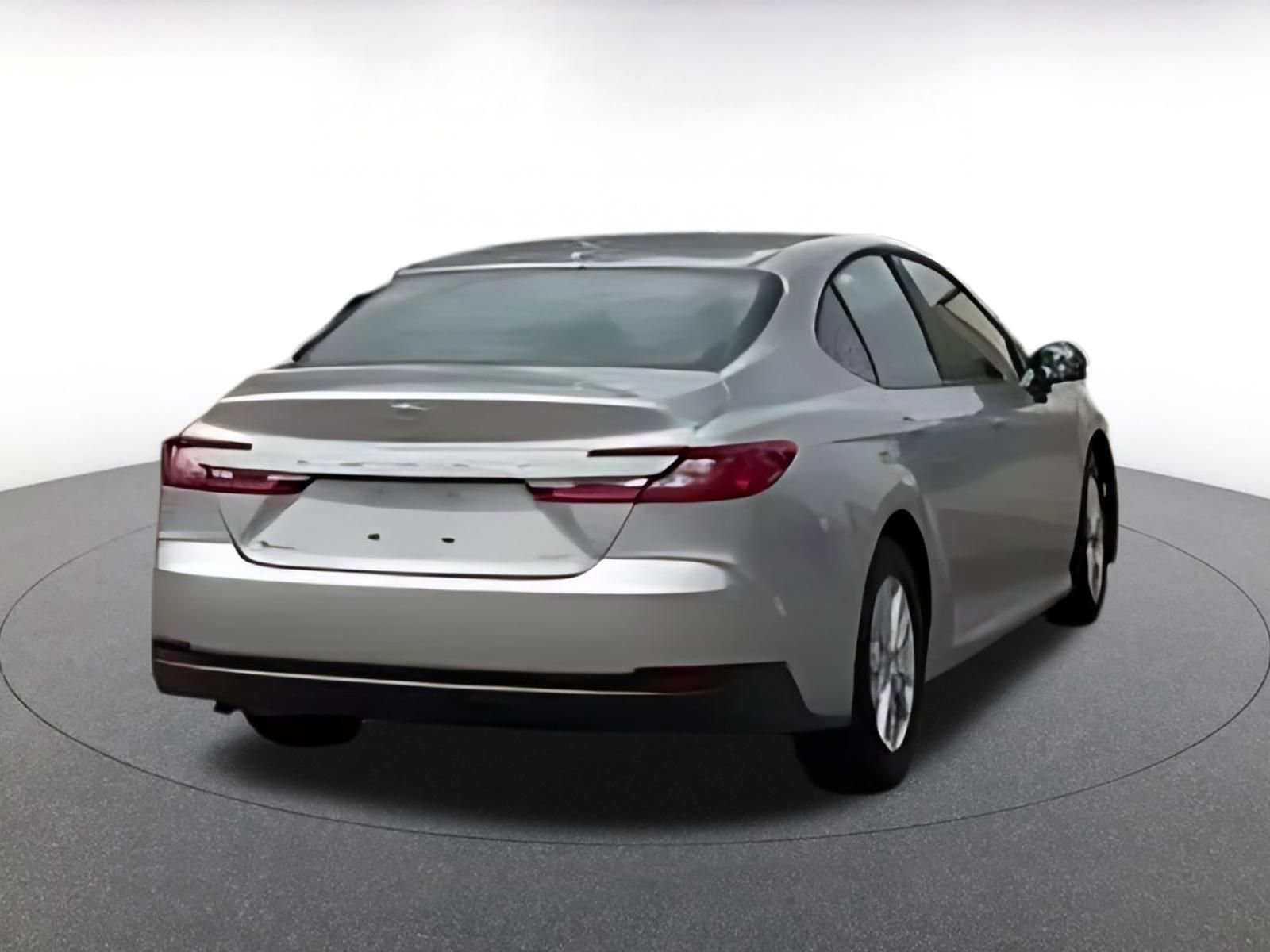 Used 2025 Toyota Camry LE image 11