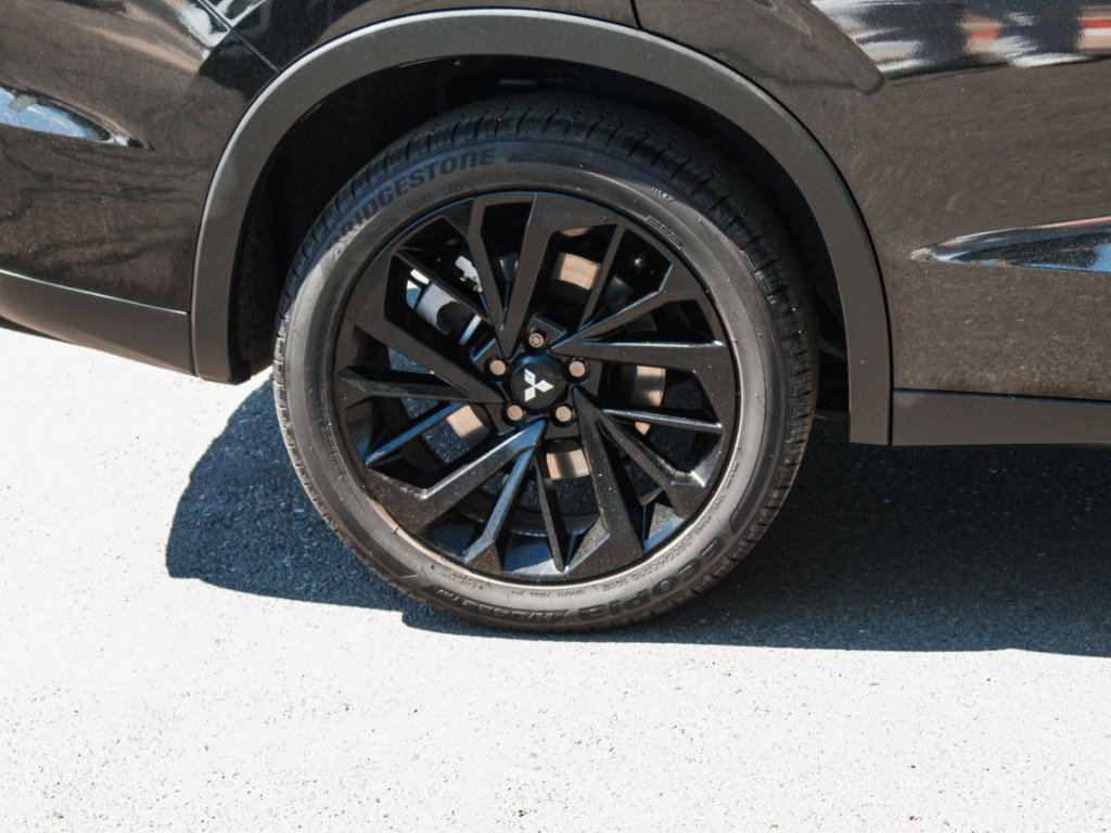 Used 2024 Mitsubishi Outlander SE Black Edition AWD/4WD image 4