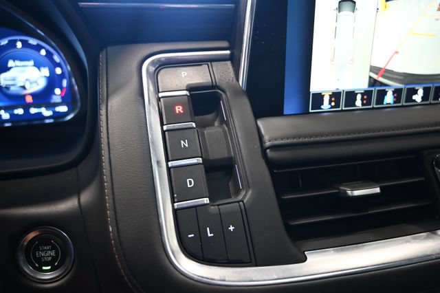 Used 2023 Chevrolet Tahoe High Country AWD/4WD image 22