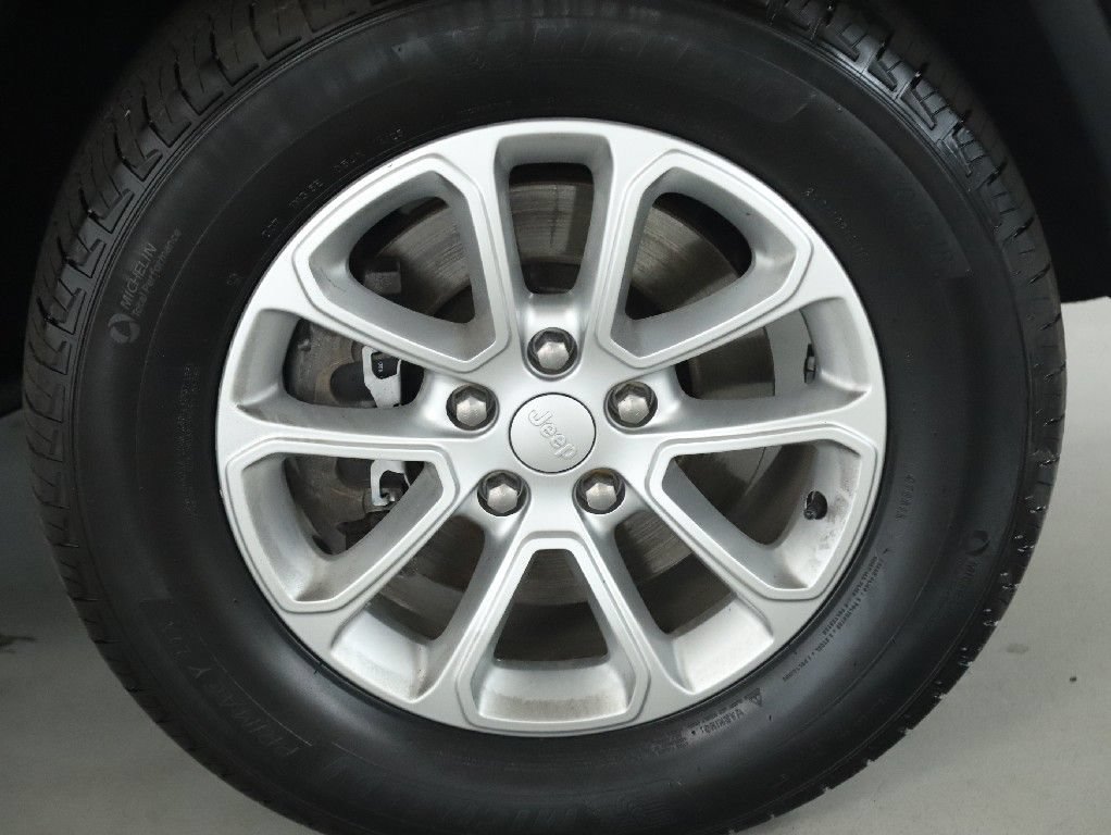 Used 2021 Jeep Grand Cherokee Laredo AWD/4WD image 10