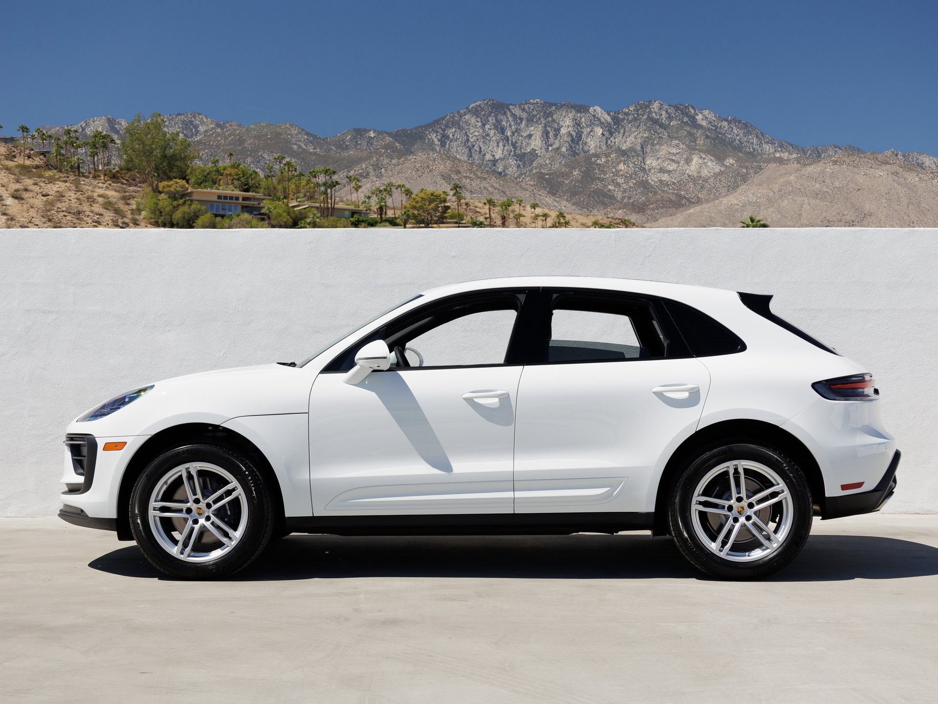 New 2026 Porsche Macan image 2