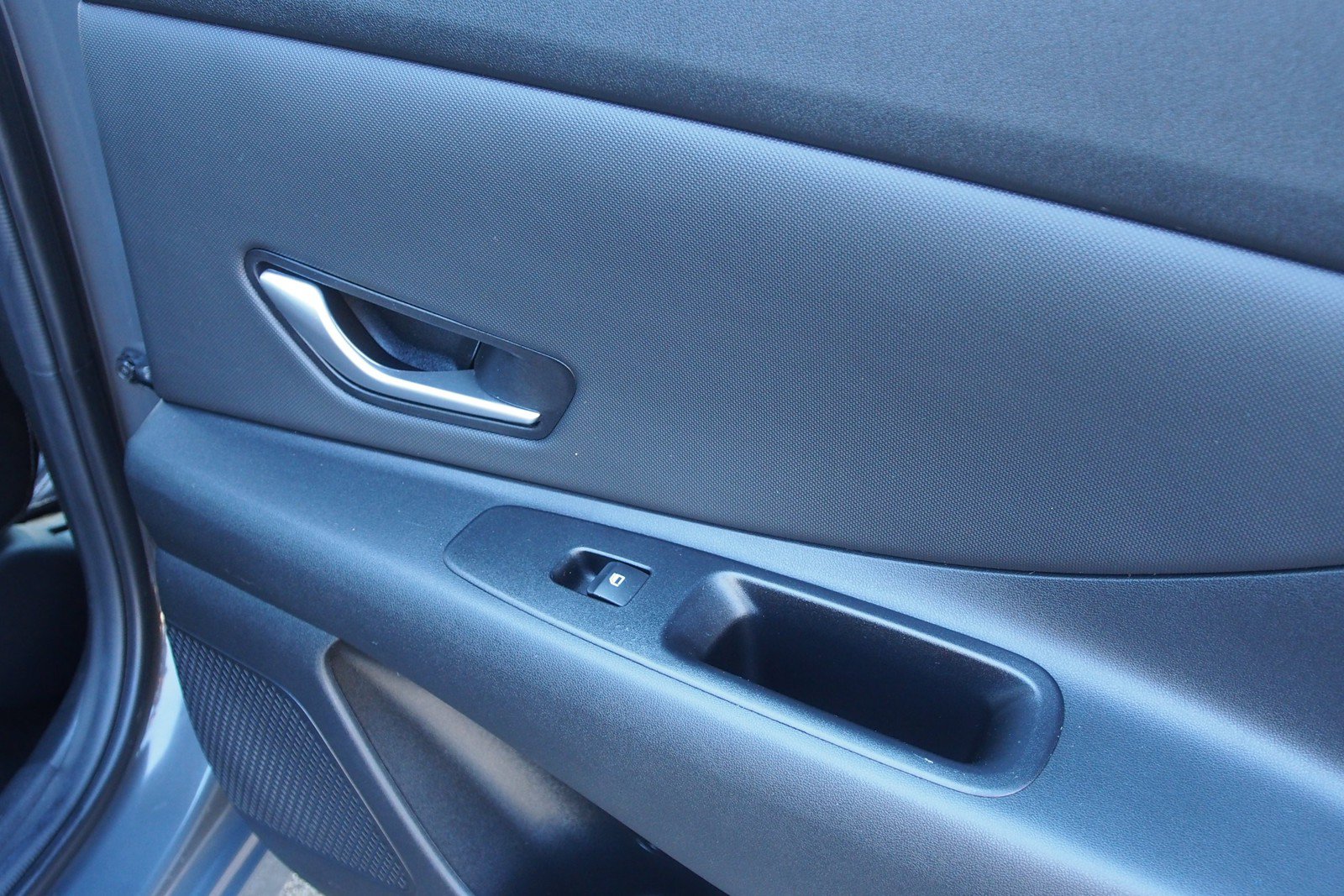 Used 2024 Hyundai Elantra Limited FWD image 15