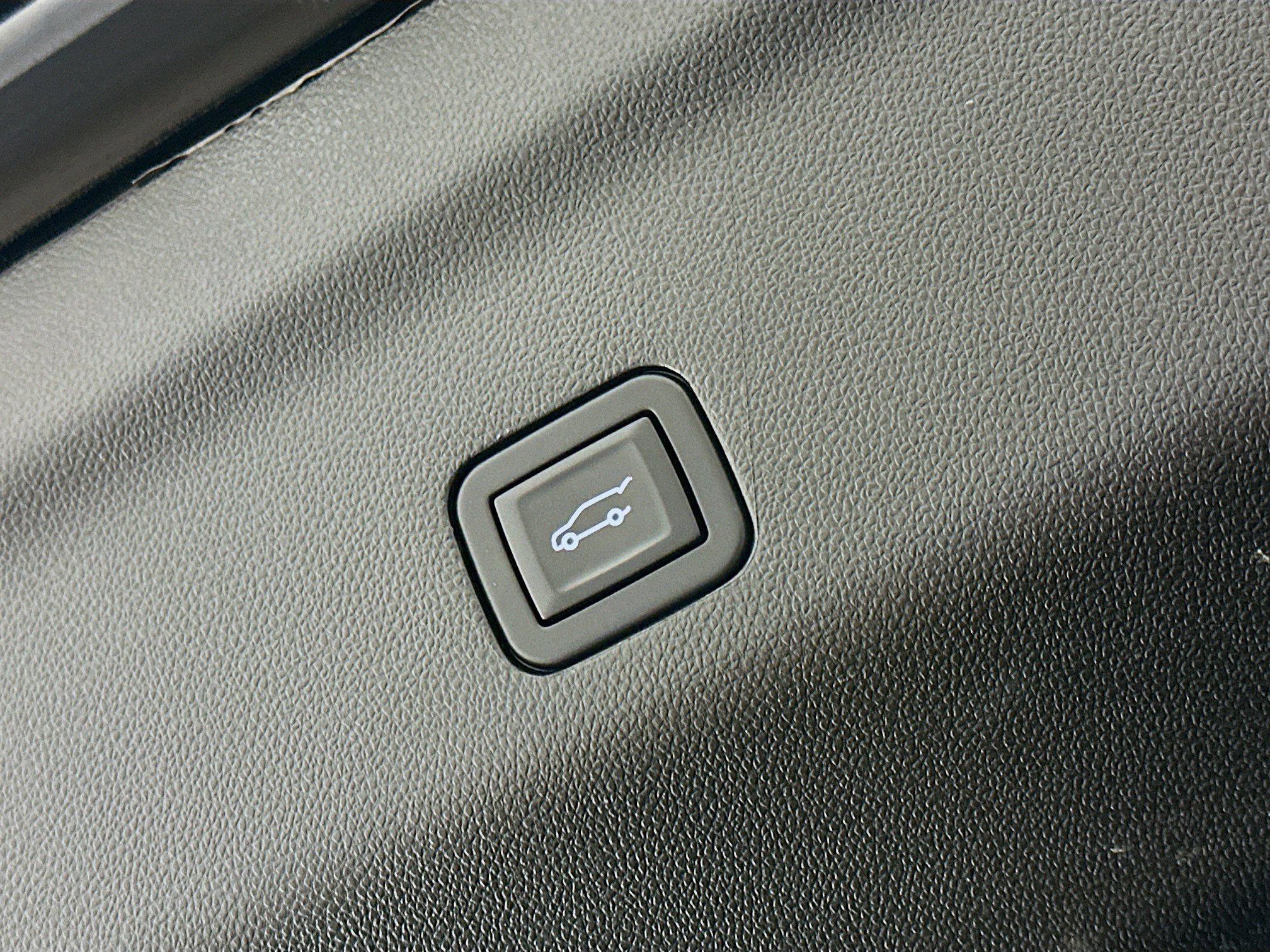 Used 2024 Chevrolet Tahoe Premier image 32