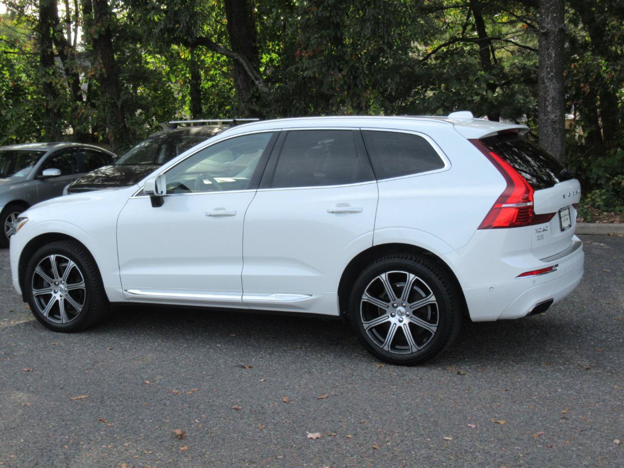 Used 2018 Volvo XC60 T6 Inscription w/ Convenience Package AWD/4WD image 3
