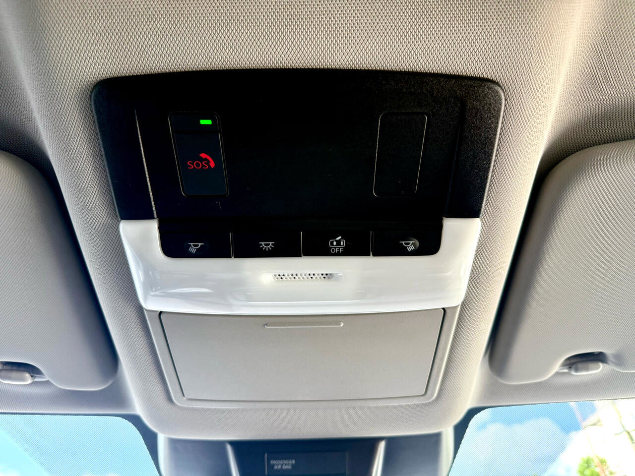 Used 2023 Nissan Rogue SV image 23