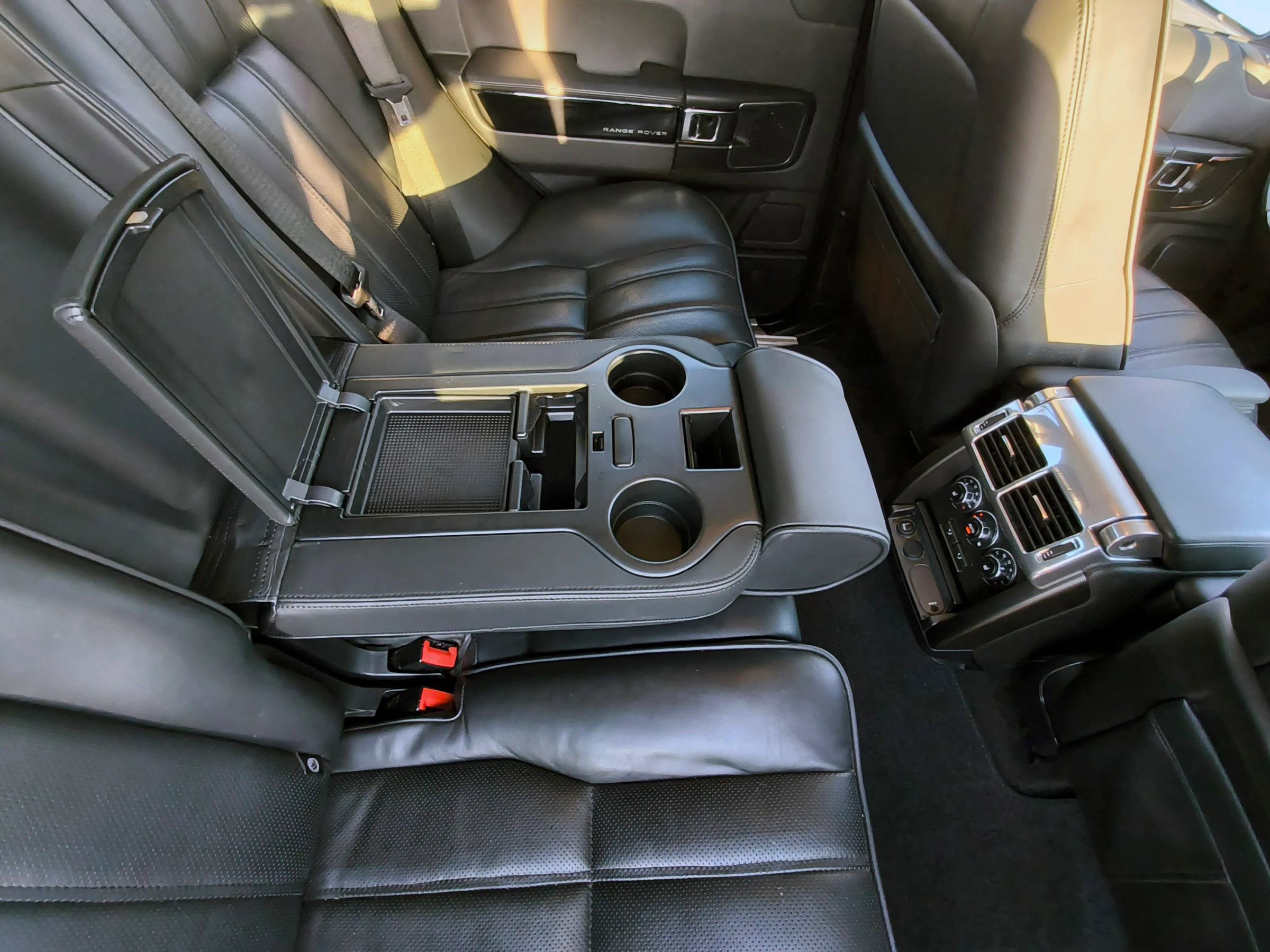 Used 2012 Land Rover Range Rover Supercharged image 33