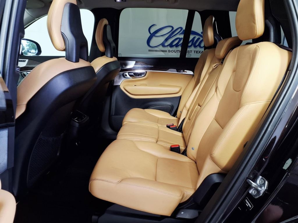 Used 2016 Volvo XC90 T6 Momentum w/ Momentum Plus Package AWD/4WD image 8