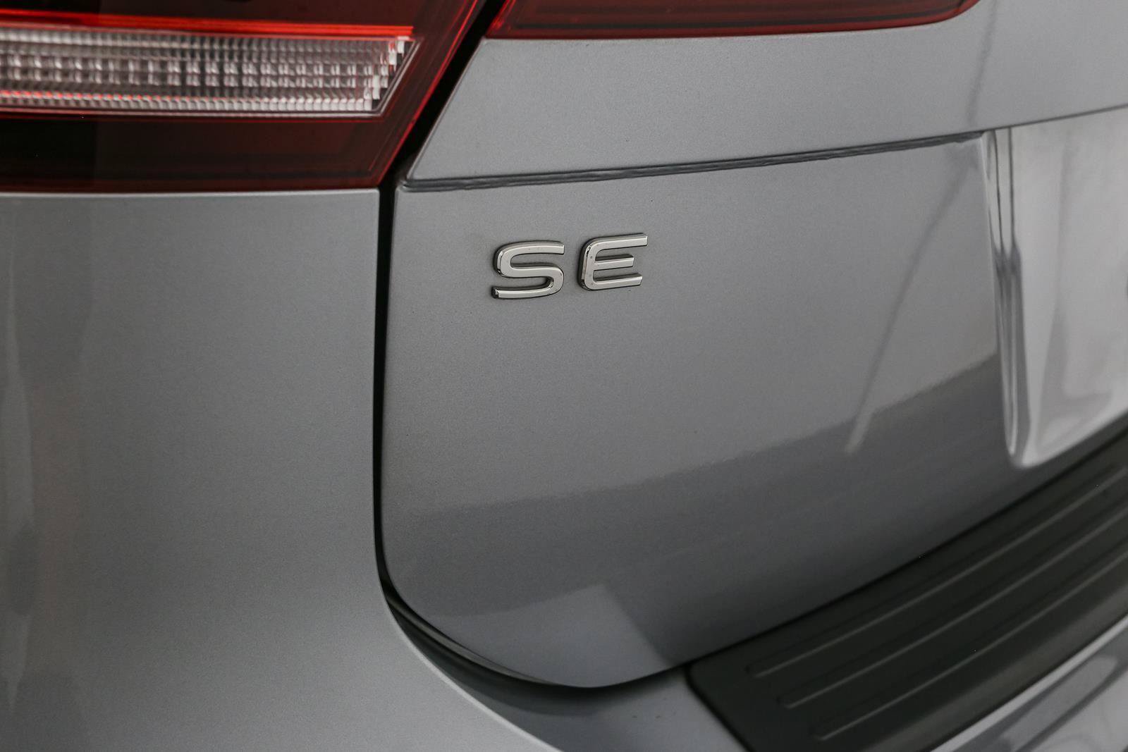 Certified 2023 Volkswagen Tiguan SE AWD/4WD image 12
