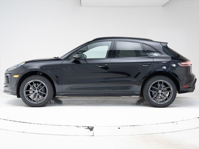 Certified 2025 Porsche Macan AWD/4WD image 2