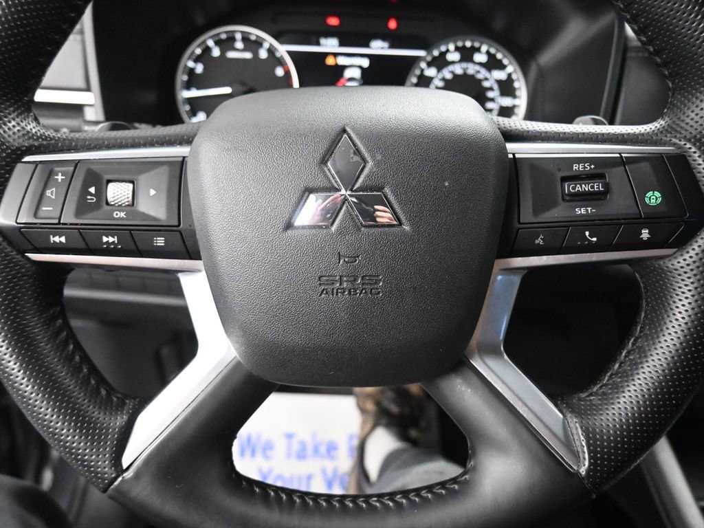 Used 2024 Mitsubishi Outlander SE image 37