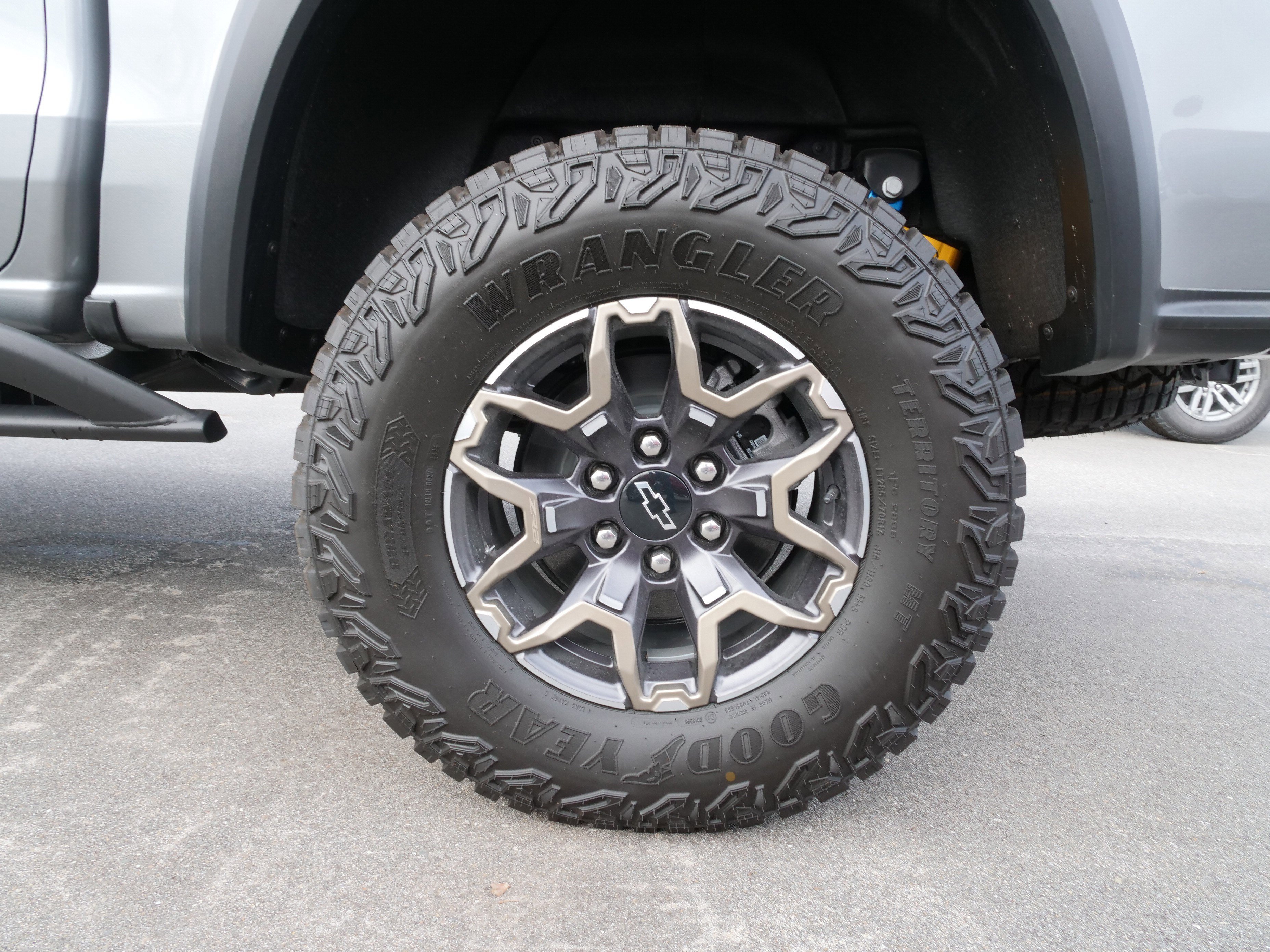 New 2025 Chevrolet Colorado ZR2 w/ Technology Package image 13