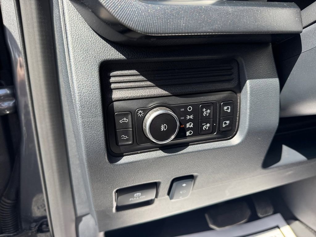 Certified 2025 Ford F350 Platinum w/ Tremor Off-Road Package image 33