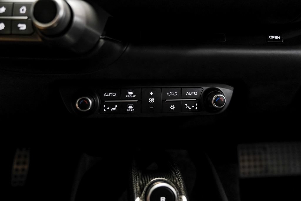 Used 2019 Ferrari 812 Superfast RWD image 30