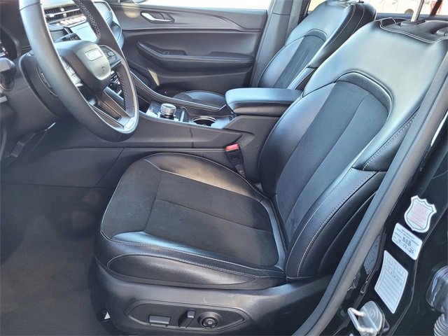 Certified 2024 Jeep Grand Cherokee L Laredo image 15