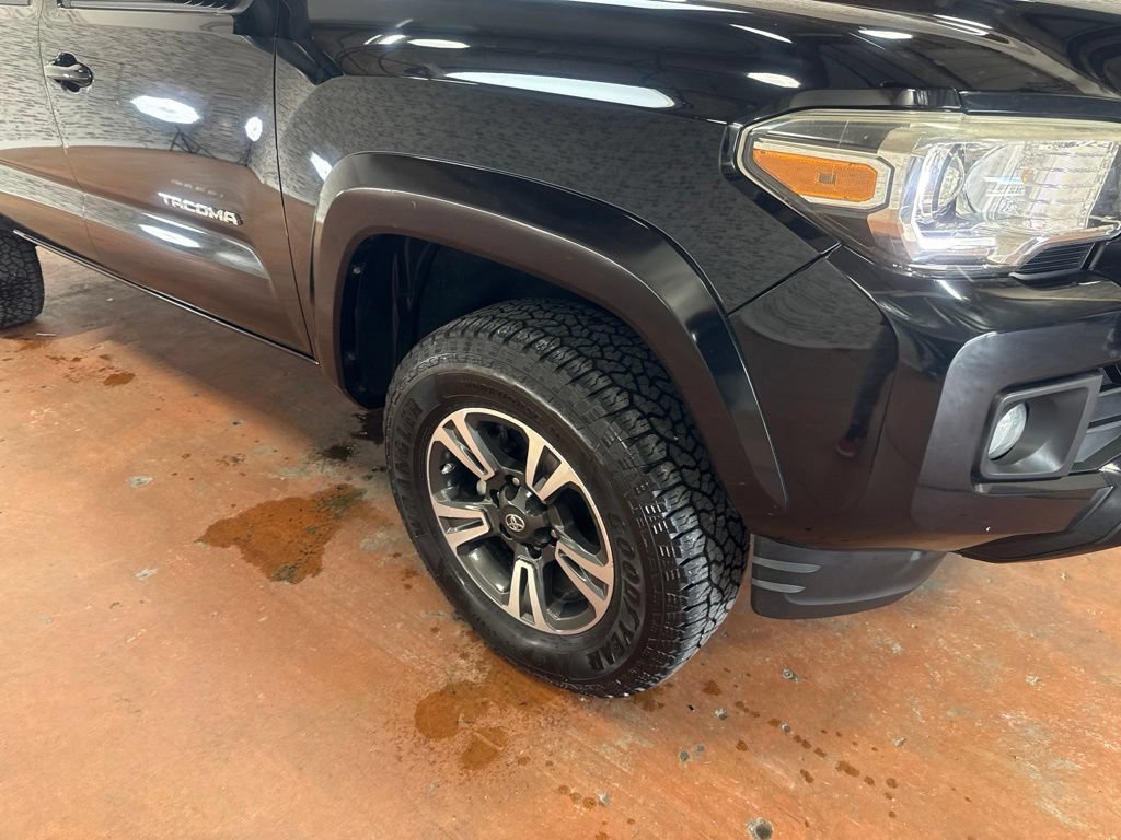 Used 2019 Toyota Tacoma TRD Sport RWD image 9