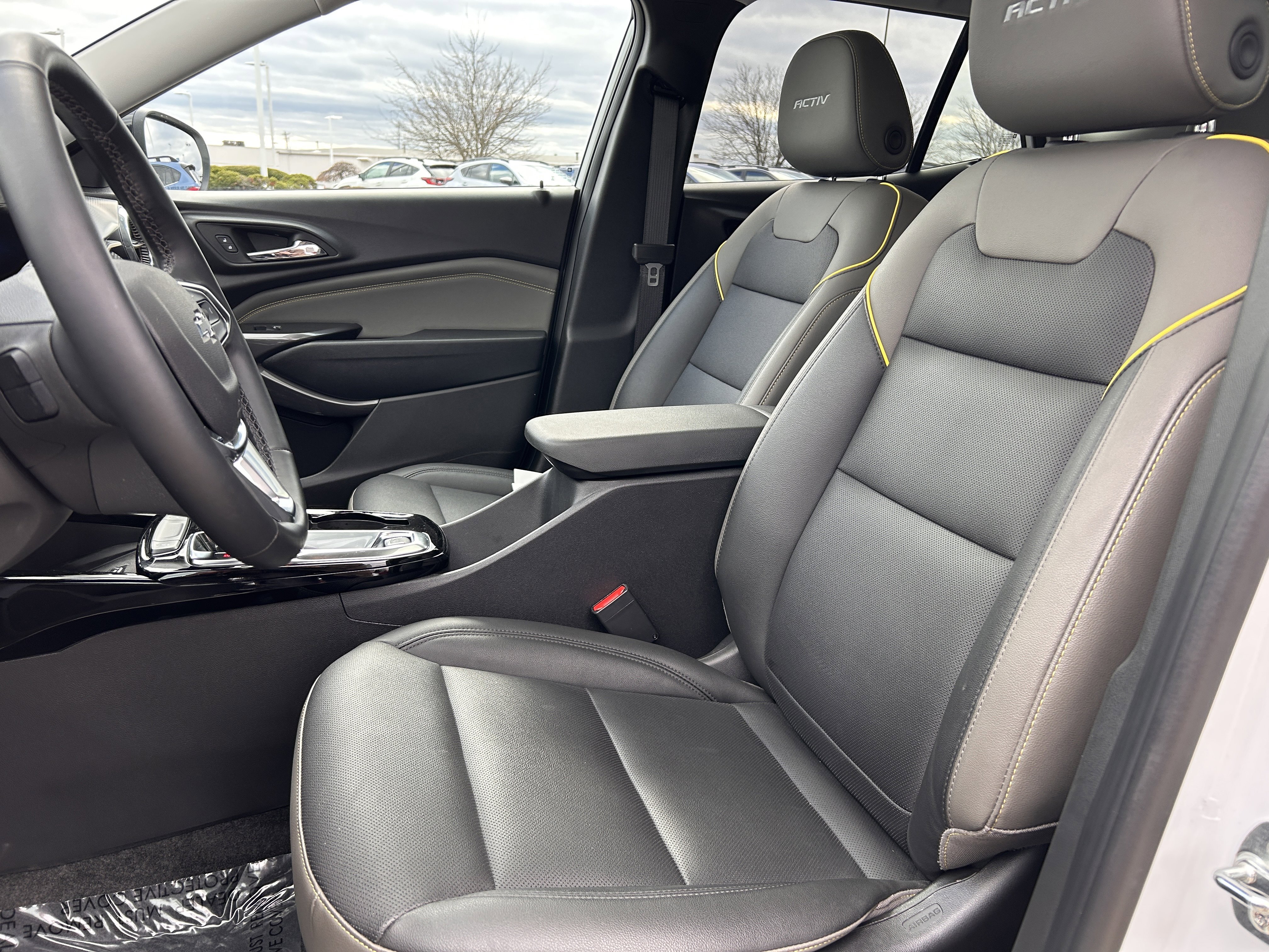 Used 2025 Chevrolet Trax ACTIV w/ Sunroof Package image 21