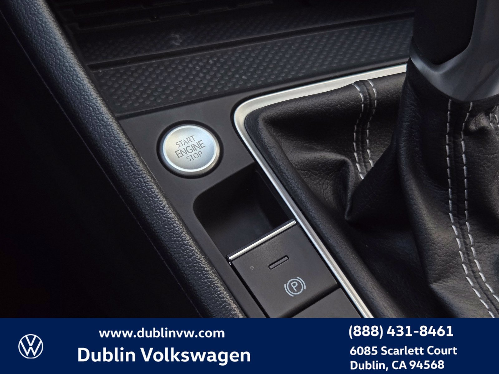 Certified 2025 Volkswagen Jetta SE FWD image 19